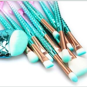 Mermaid 11 Piece Makeup Brush Set in Teal